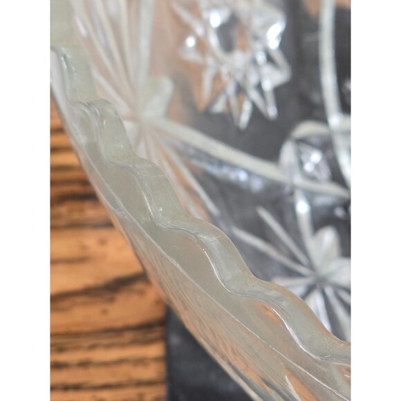 Anchor Hocking Star of David 10" Bowl - Picture 9 of 10